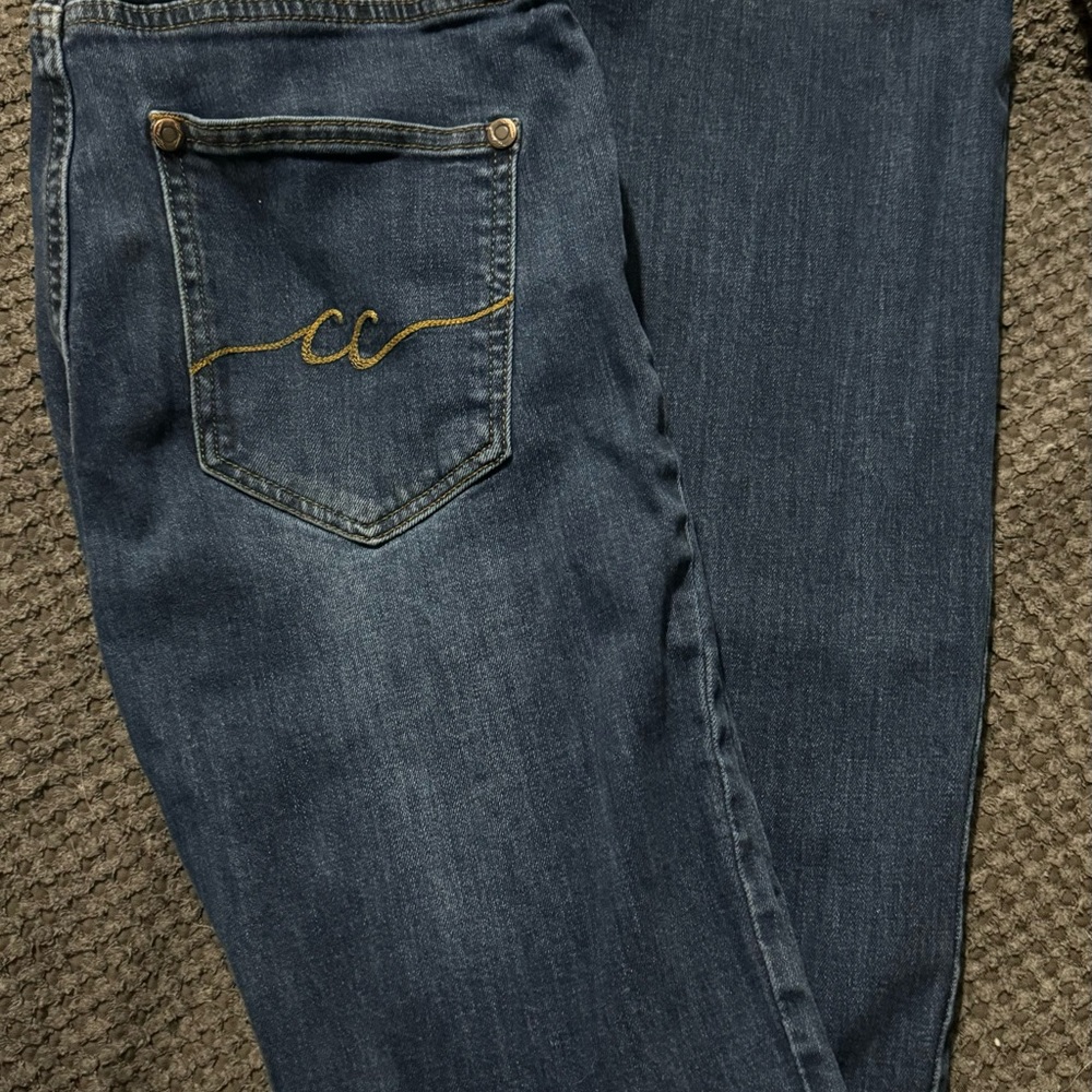 Dark Blue Jeans with Embroidered Pocket